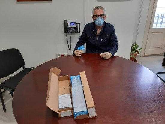 El Pla d'Urgell ja té les targetes moneder que repartirà a 520 escolars amb ajuts de menjador