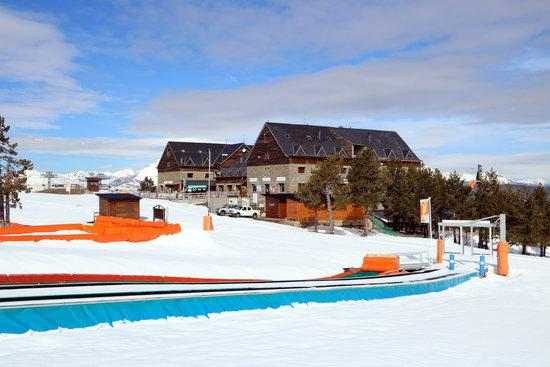 El sector turístic dona per perduda la Setmana Santa i mira amb preocupació la temporada estival