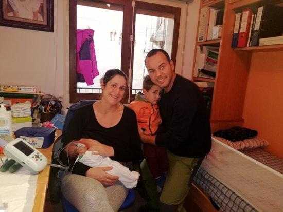 ⏯️ Atenen a domicili vuit nadons de l'Hospital de la Seu al rebre l'alta precoç les seves mares