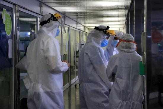 Salut afirma que s'ha "superat el pic" de contagis i de casos a l'UCI