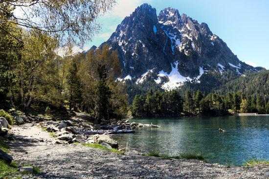 Reobren els aparcaments del Parc Nacional d'Aigüestortes i Estany de Sant Maurici