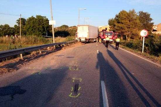 ⏯️ Mor el conductor d'una furgoneta en un xoc frontal contra un camió a Puigverd de Lleida