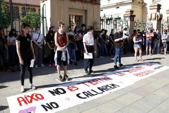 ⏯️ Concentració a Lleida contra els abusos sexuals a l'Aula de Teatre