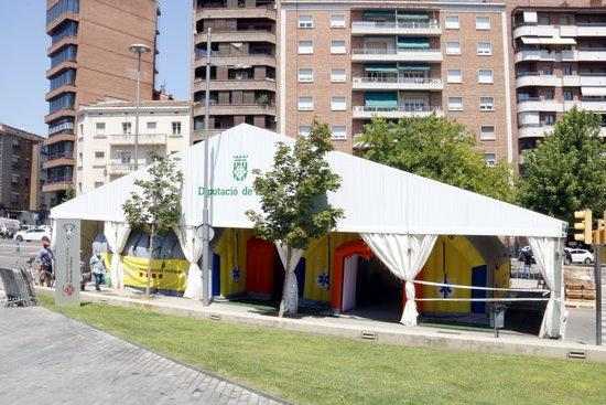 ⏯️ Instal·len una nova carpa a Lleida per reforçar l'atenció covid-19 en Primària