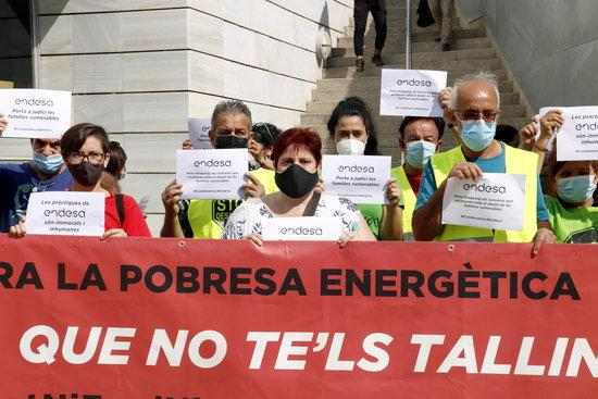 ⏯️ Lleida acull el primer judici a Catalunya a una família vulnerable per l'impagament de factures de la llum
