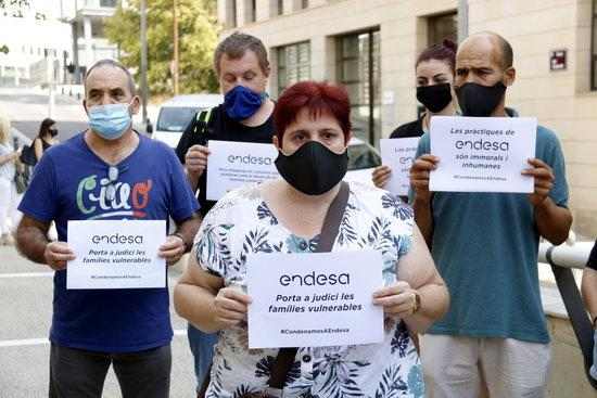 Condemnen una veïna de Lleida vulnerable a pagar 5.400 euros que deu a Endesa