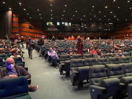 Els cinemes celebren l'excepció horària per a la cultura, que els permetrà continuar oberts