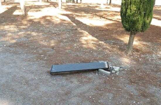 Actes vandàlics contra mobiliari urbà al Parc de Sant Eloi de Tàrrega