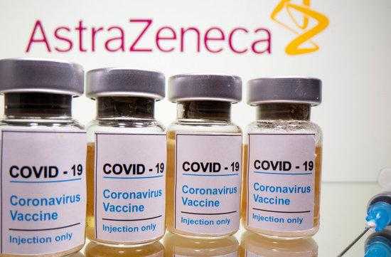 La vacuna d'Oxford contra la covid-19 és segura i efectiva en gent gran