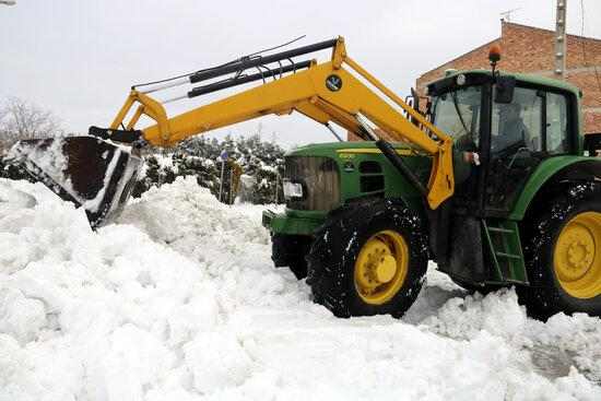 ⏯️ Pobles de les Garrigues acceleren la retirada de neu per evitar la formació de gel