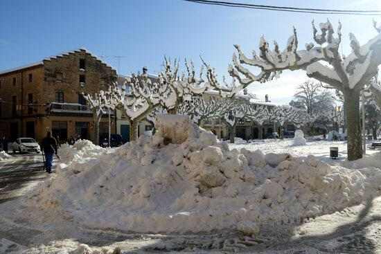 ⏯️ Pobles de les Garrigues acceleren la retirada de neu per evitar la formació de gel