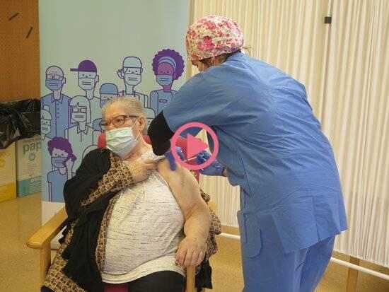 ⏯️ Salut comença a administrar la segona dosi del vaccí de Pfizer a la Regió Sanitària de Lleida
