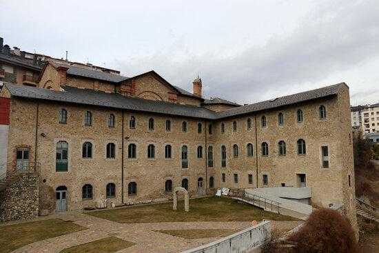 El Museu Cerdà estrena una exposició sobre el convent de les Carmelites