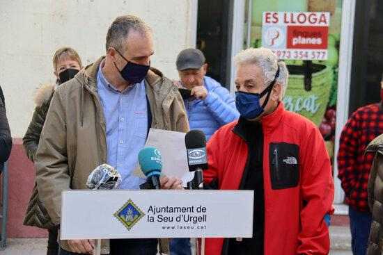 ⏯️ La Seu d'Urgell 'exposa' burilles de tabac al carrer per conscienciar a la població