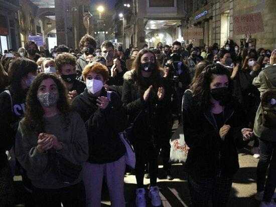 ⏯️ Unes 200 persones alcen la veu a Lleida contra els abusos sexuals a l'Aula de Teatre