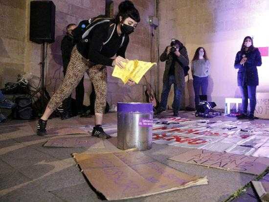 ⏯️ Unes 200 persones alcen la veu a Lleida contra els abusos sexuals a l'Aula de Teatre
