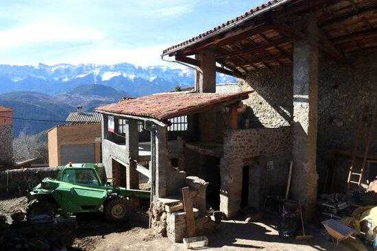 ⏯️ Una jove de la Seu rehabilita una casa del segle XIX per convertir-la en allotjament i taller d'artistes