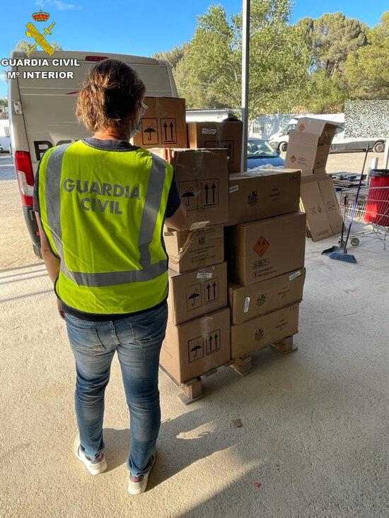 Intervingudes més de 54.000 unitats de pirotècnia per Sant Joan