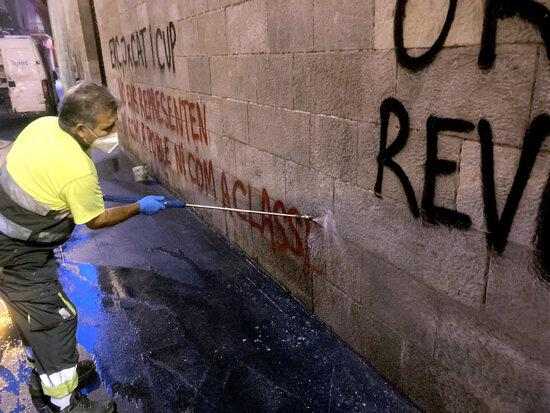 ⏯️ L'IEI de Lleida buscarà altres tècniques per acabar de netejar les pintades de la façana