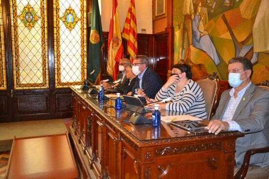 Es destinarà 1 MEUR per fer front a les despeses de transport i menjador no obligatori