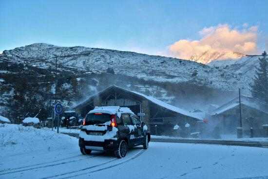 ⏯️ El temporal deixa fins a 50 centímetres de neu al Pirineu, vies tallades i trams amb cadenes