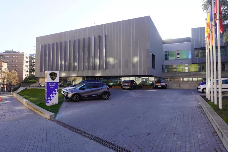 Detingut a Lleida per presumptament maltractar greument un cadell de tres mesos