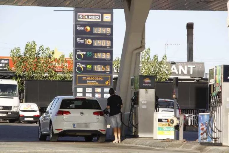 Lleida, amb la gasolina més barata després d'Aragó, País Basc i Navarra
