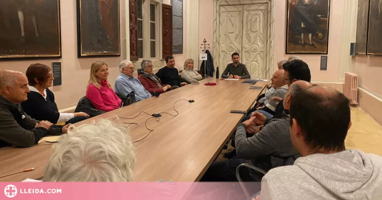 El paer en cap, Jan Pomés, es reuneix amb les associacions veïnals de Cervera