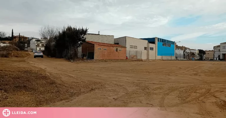 Rosselló amplia la zona d'aparcament escolar situada entre l'Escola Bressol Pas a Pas i l'Escola La Rosella