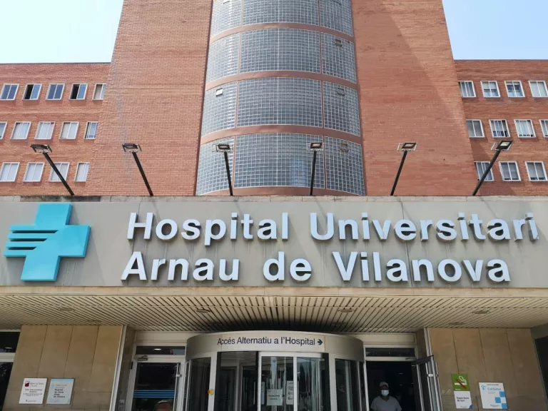 El responsable de Covid a l'Arnau de Lleida: "La pressió ha baixat una mica, però tampoc per llençar coets"