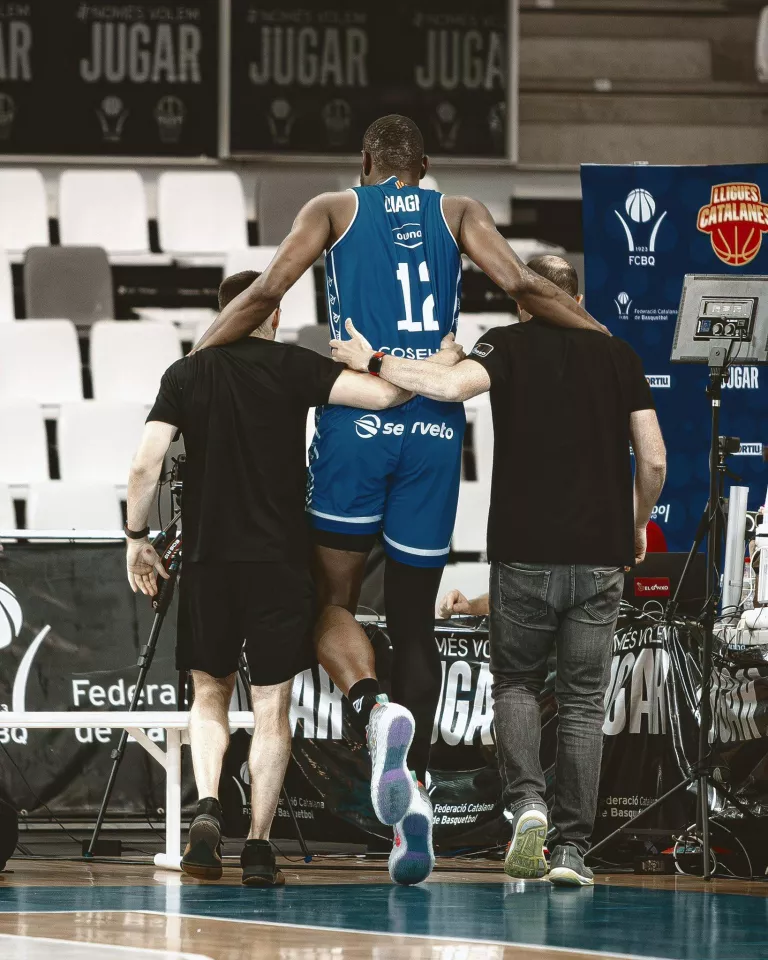 Atoumane Diagne es trenca el lligament encreuat anterior i es perd la resta de la temporada