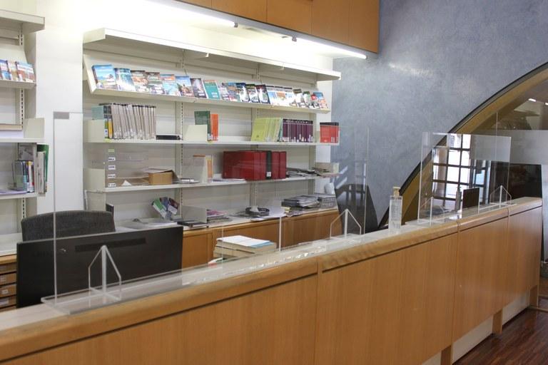 La Biblioteca Germanes Güell de Tàrrega reobrirà dilluns amb mampares de protecció