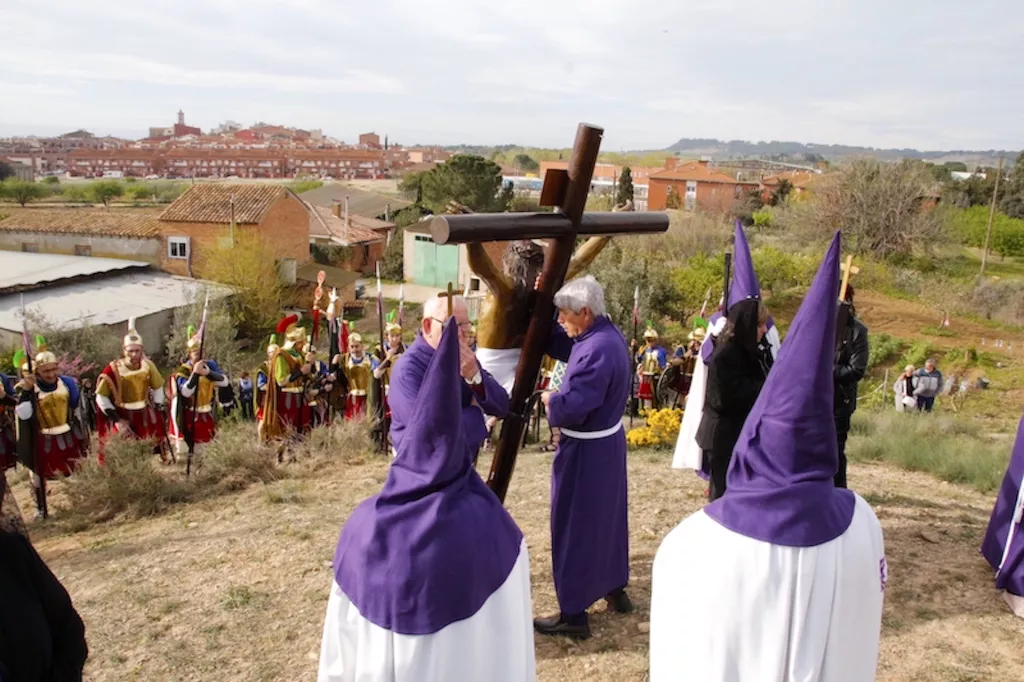 Alpicat celebra el Viacrucis, el principal acte de les celebracions religioses de la Setmana Santa