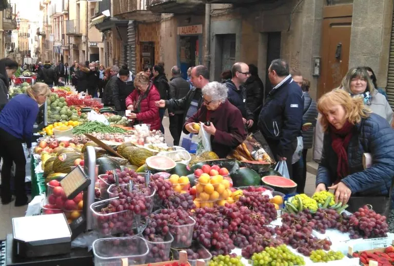L’Ajuntament de Tàrrega ofereix 11 noves parades al mercat setmanal del dilluns