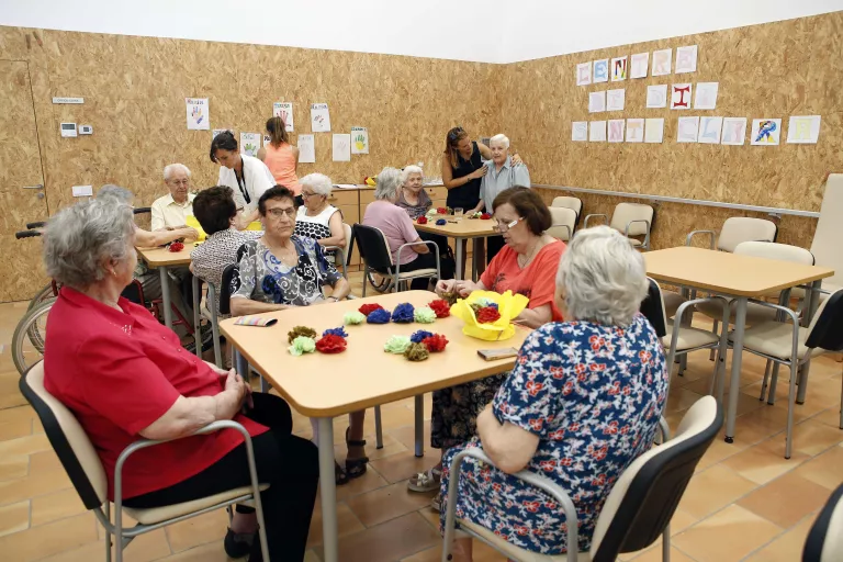 Els Centres de Dia municipals amplien els seus serveis per a les persones grans