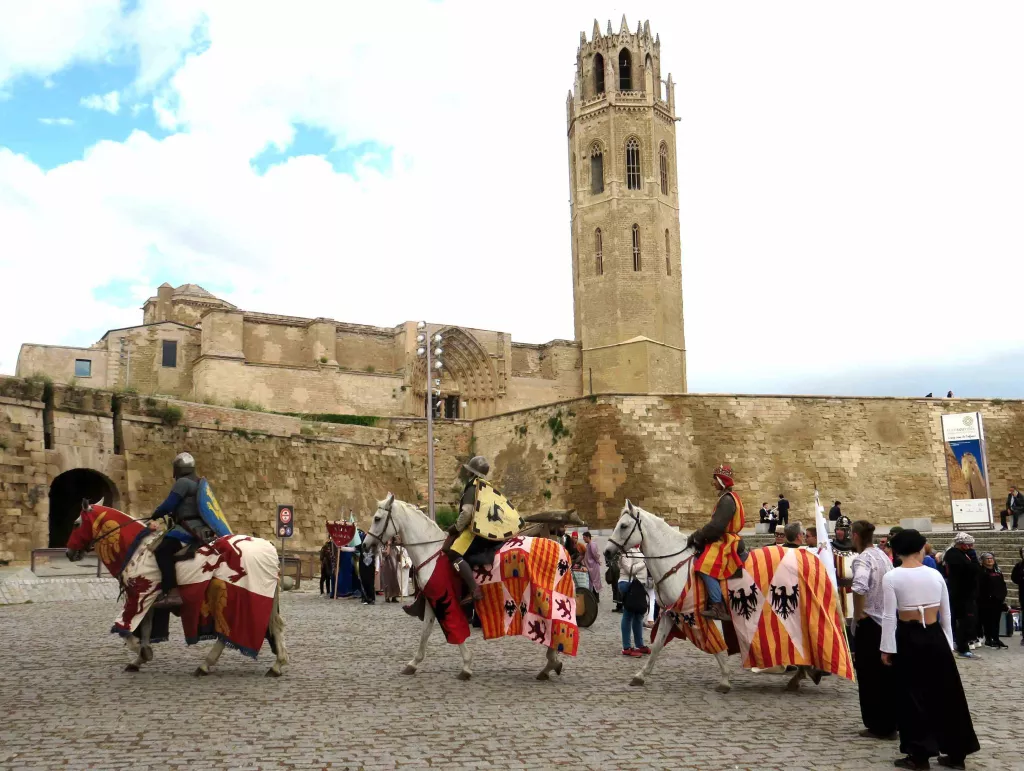 Lleida és reconquerida per les tropes mores i es converteix en Medina Larida