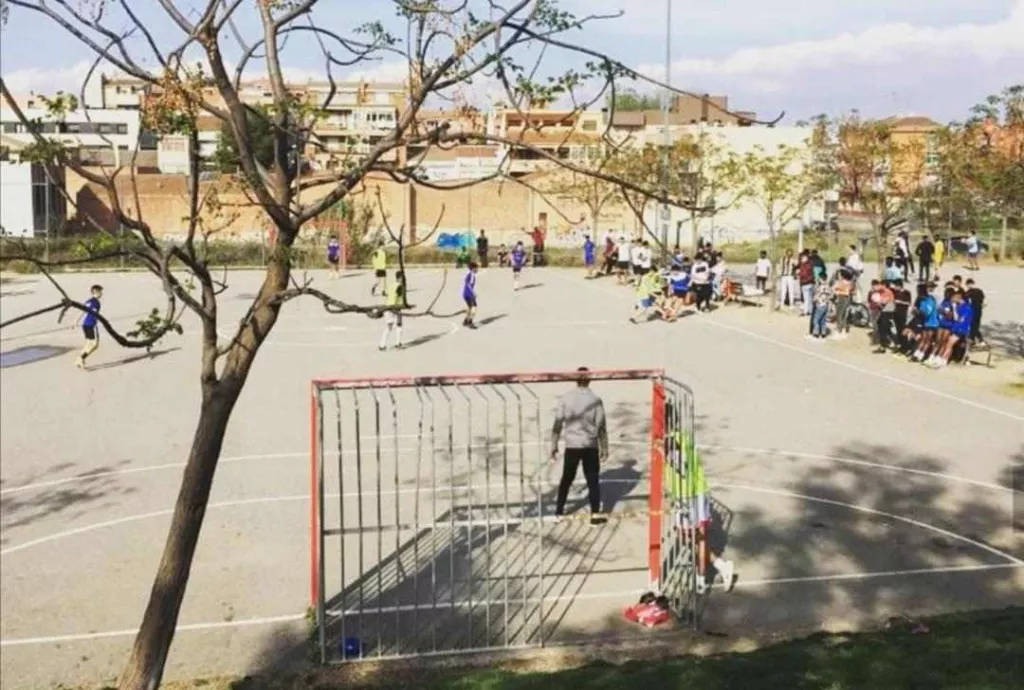 Noranta joves participen en un torneig de futbol en pistes de Balàfia i Pardinyes