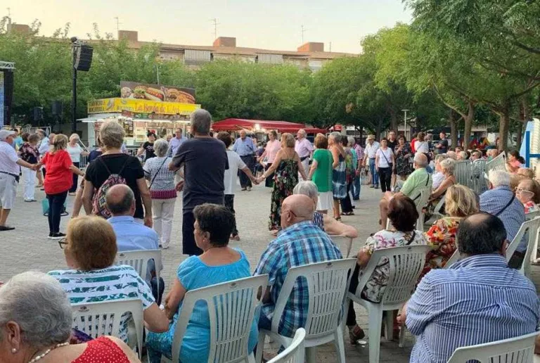 Balàfia clou la seva festa major amb balls de saló, cantada d’havaneres i traca final