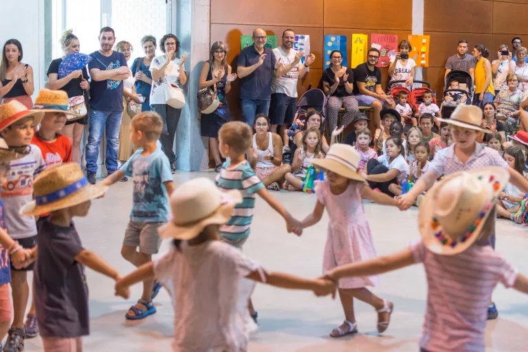 Els programes Estiu de Petits i Estiu de Joc acaben les estades amb una festa