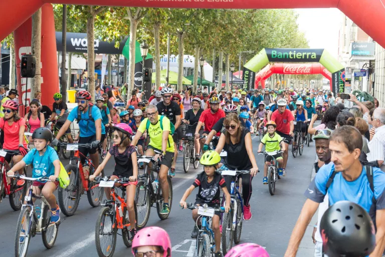 La Pedalada Popular aplega 2.000 participants per un circuit pels carrers de Lleida