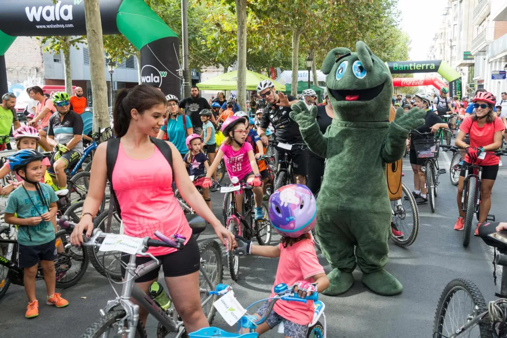 La Pedalada Popular aplega 2.000 participants per un circuit pels carrers de Lleida