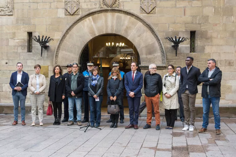 La Paeria realitza un minut de silenci en solidaritat amb els afectats pels aiguats