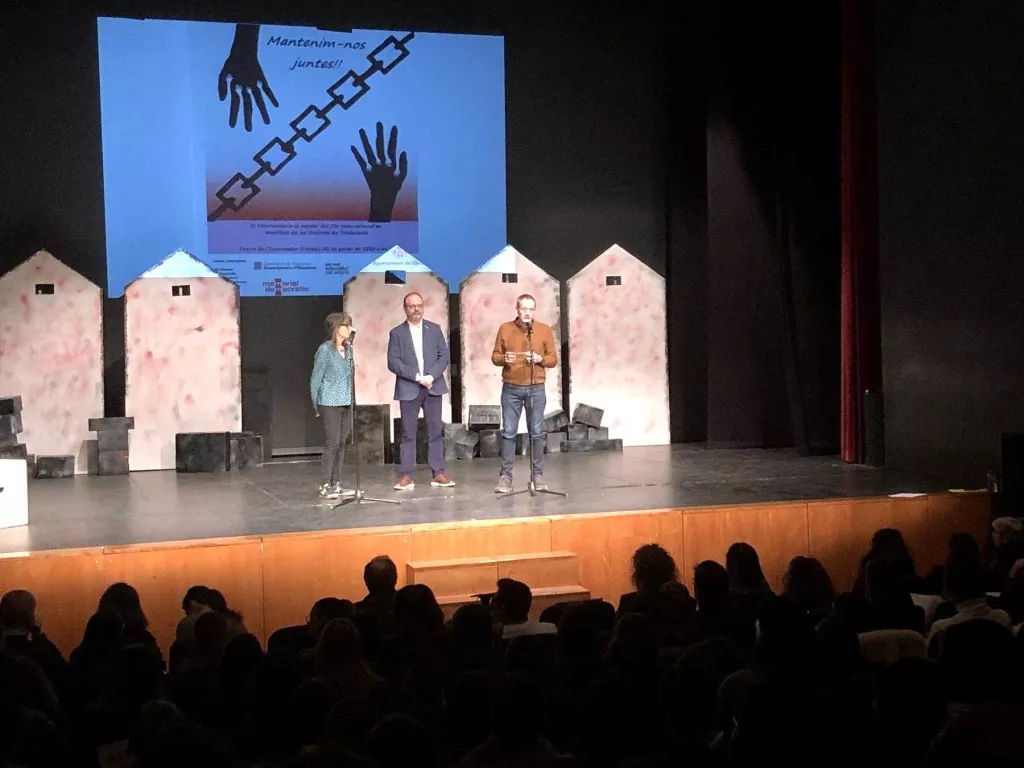 Homenatge a les víctimes de l'Holocaust