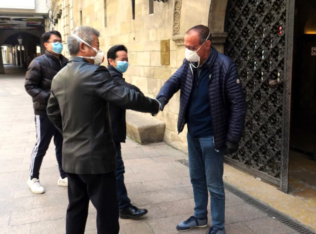 La comunitat xinesa de Lleida dóna 2.000 mascaretes a la Paeria