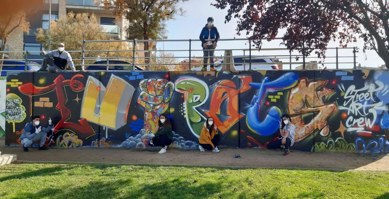 La Mariola lluirà un nou mural fet per joves "en favor de la tolerància i el respecte"