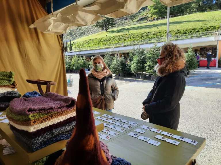 La Fira d’Artesans de Nadal s’instal·la a la plaça de l’Auditori de Lleida