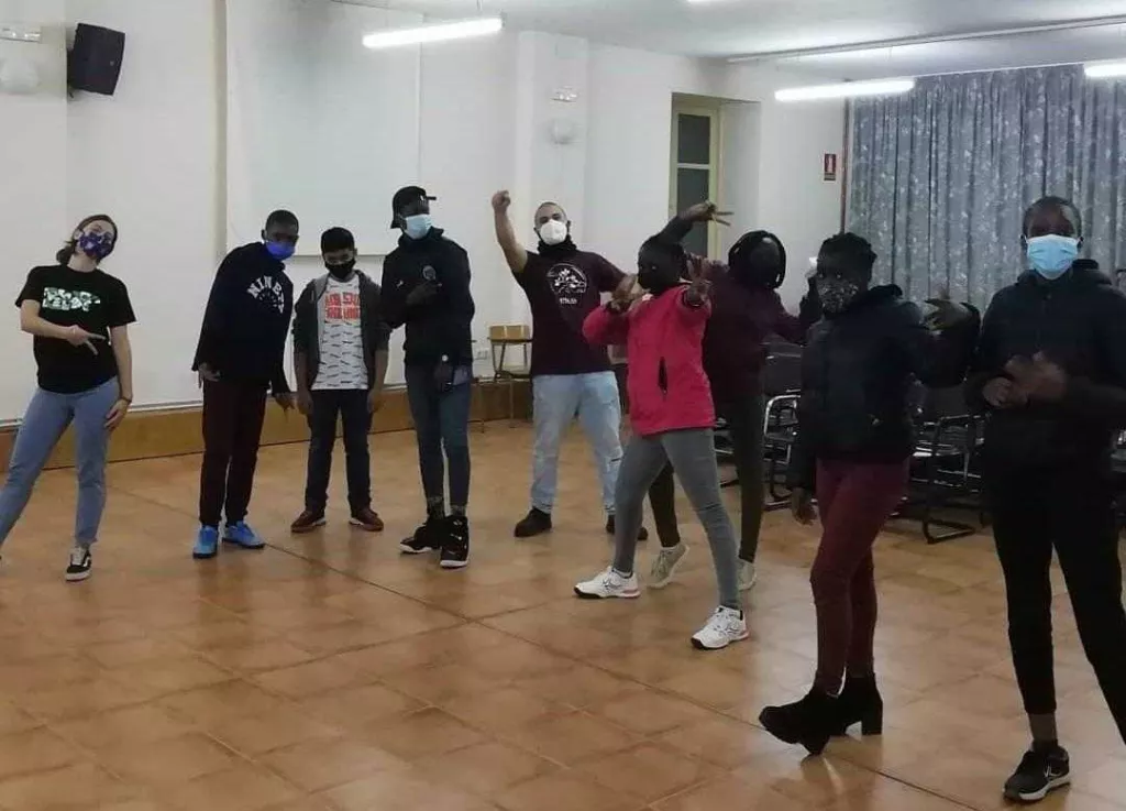⏯️ Joves de Lleida graven un videoclip contra el racisme, el 'bullying' i la intolerància