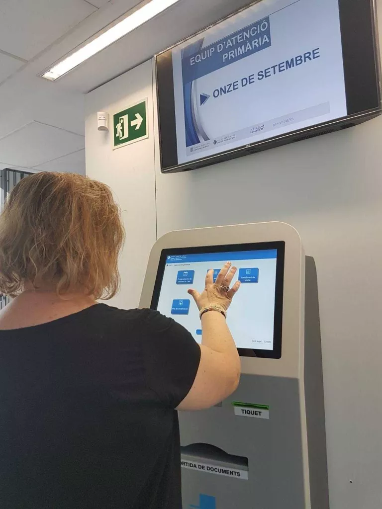 L’Atenció Primària de Lleida equipa els centres de salut amb caixers d’autoservei