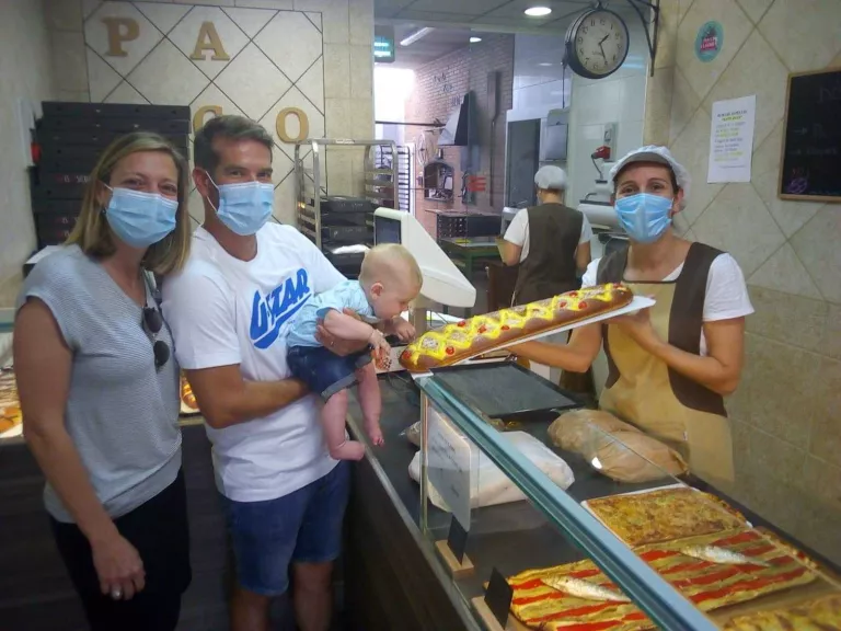 Coca de Sant Joan per al primer nascut del 2020 a la ciutat de Lleida