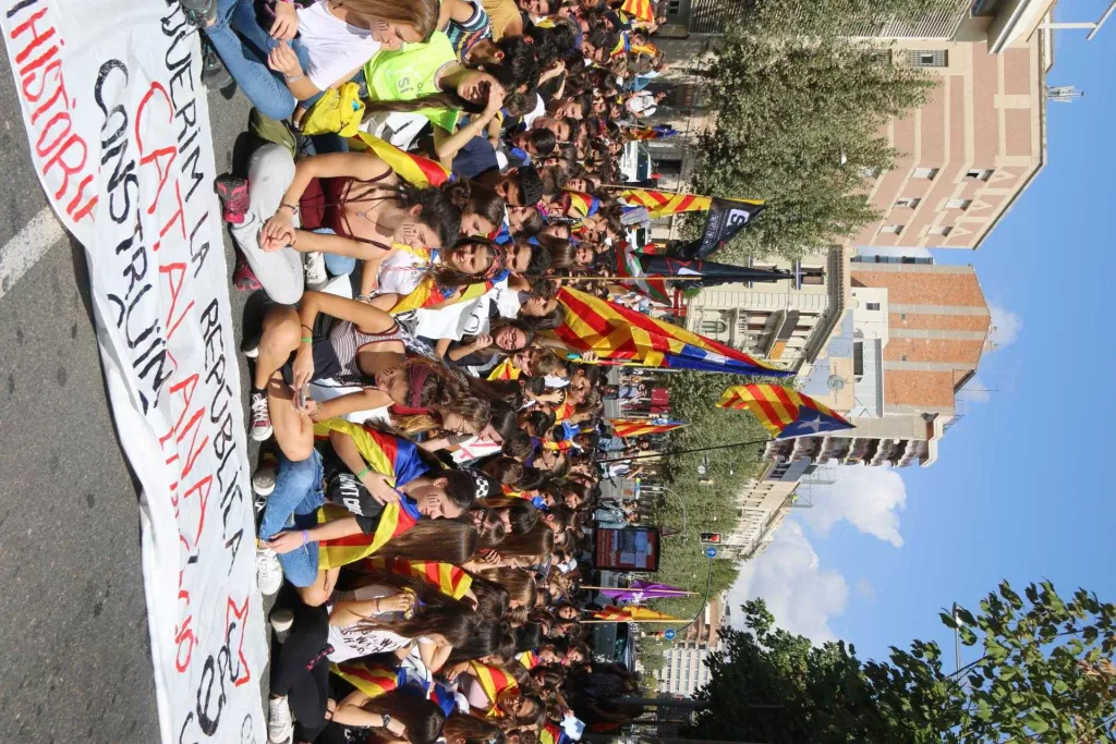 Més de 800 estudiants surten al carrer a Lleida i participaran al dispositiu unitari de l'1O